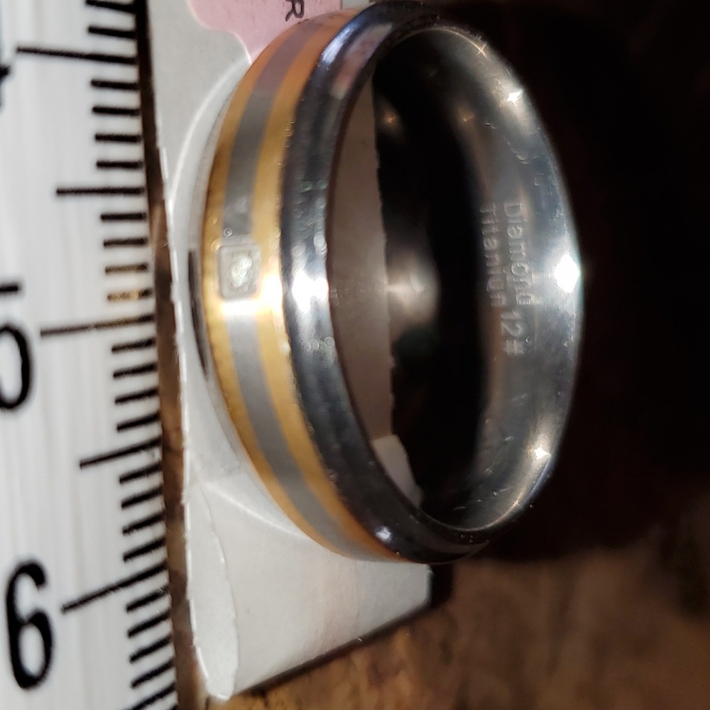 Titanium diamond ring - Picture 2 of 2